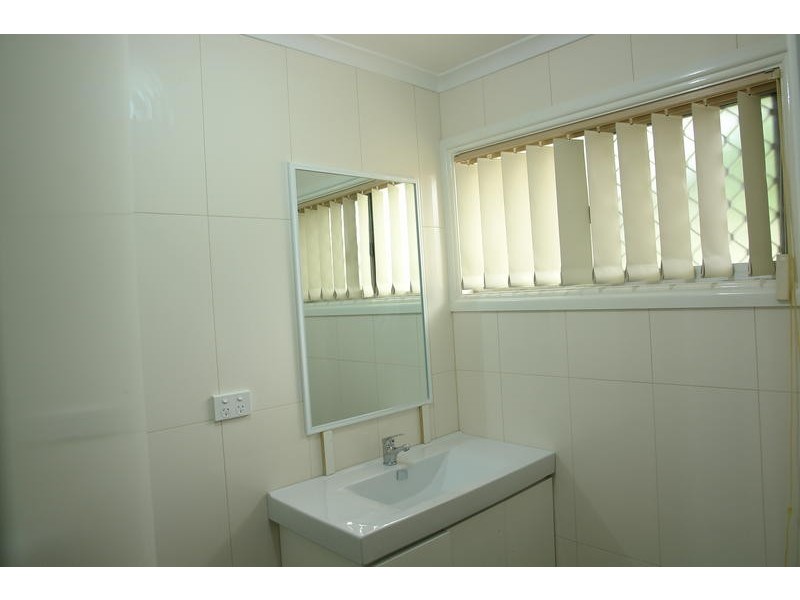 194 Brisbane Tce, Goodna QLD 4300